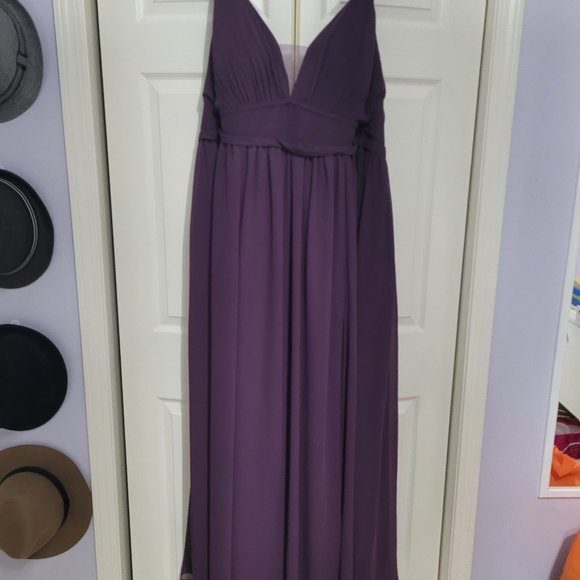 New plus size bridesmaid or wedding guest dress from Azazie. Size 24. - Picture 5 of 8